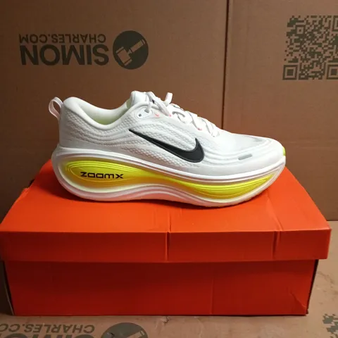 NIKE VOMERO PLUS TRAINERS – UK 13 (US 14.5), WHITE/VOLT
