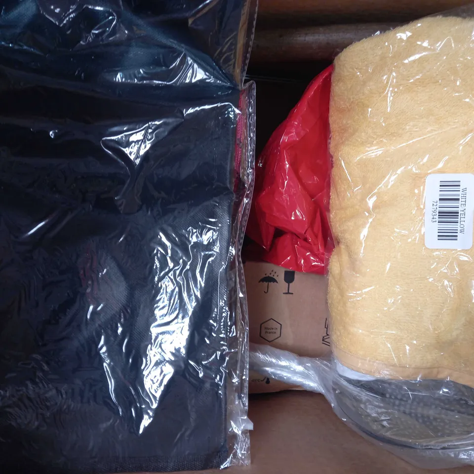 BOX OF APPROXIAMTELY 10 ASSORTED HOUSEHOLD ITEMS TO INCLUDE LAPTOP STAND, IPAD SMART COVER, SHOWA 330 GLOVES, ETC