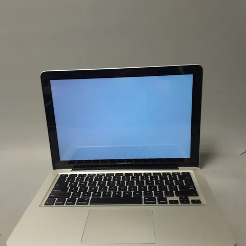 APPLE MACBOOK PRO I5 - 3210M