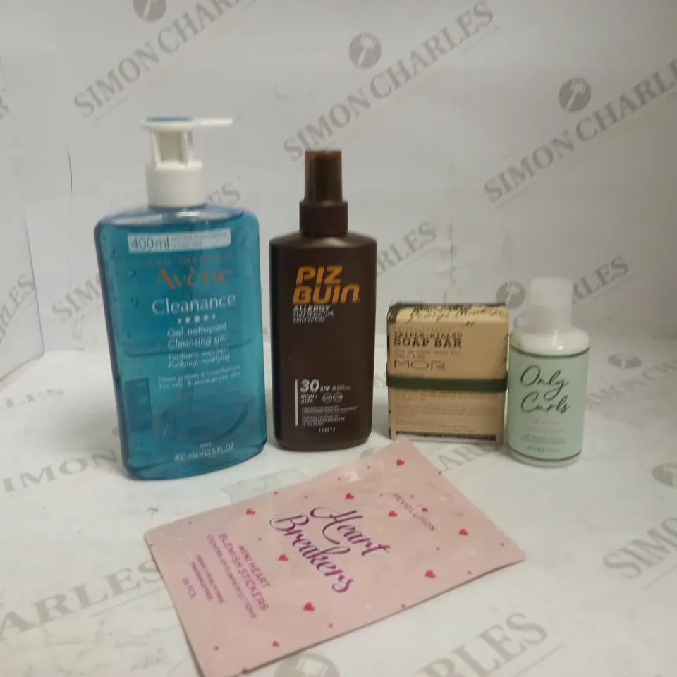 LOT OF APPROXIMATELY 20 ASSORTED HEALTH & BEAUTY ITEMS, TO INCLUDE ONLY CURLS, AVENE, PIZ BUIN, ETC