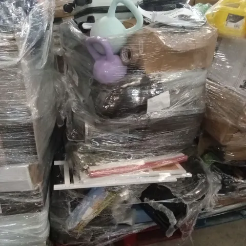 PALLET OF ASSORTED E-COMMERCE GOODS AND PRODUCTS TO INCLUDE; SUITCASES/CABIN BAGS, KETTLE BELLS, FLOOR FAN, CAMPING ITEMS, SMALL METAL BIN ETC