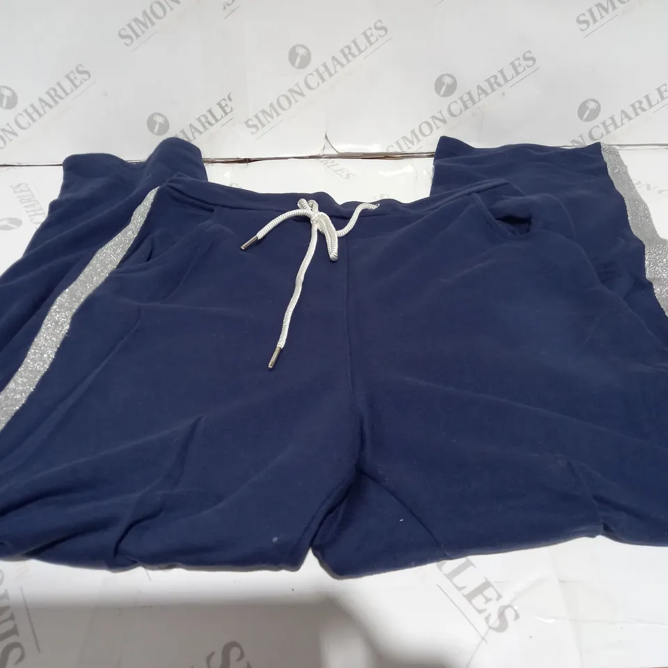 BOX OF 10 CLOTHING ITEMS TO INCLUDE JOGGING BOTTOMS, TOPS & DRESS, SKIRTS ETC