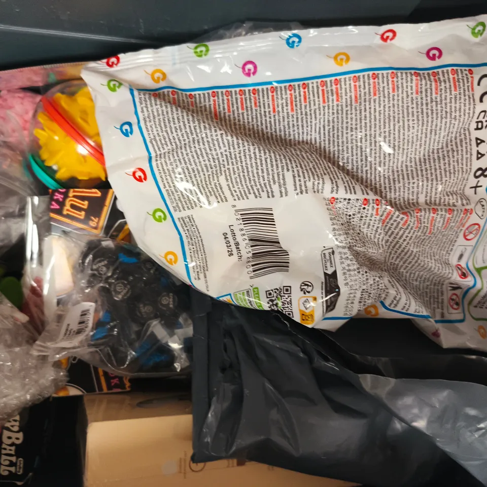 APPROXIMATELY 10 ASSORTED TOYS AND GAMES