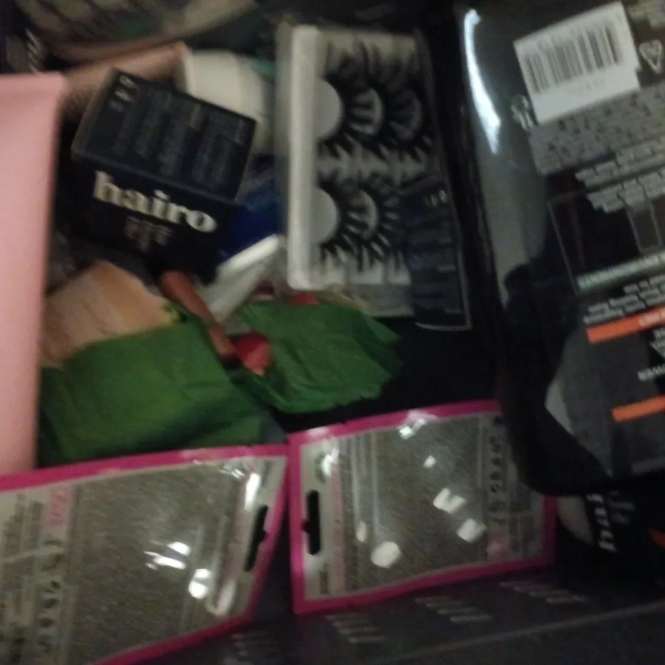 APPROXIMATELY 10 ASSORTED COSMETIC ITEMS TO INCLUDE ALPECIN, L'ORÉAL, ETC - COLLECTION ONLY