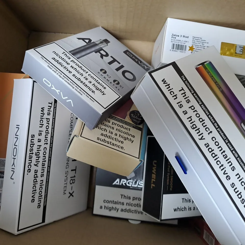 APPROXIMATELY 10 ASSORTED E-CIGARETTE PRODUCTS TO INCLUDE VOOPOO DRAG X, INNOKIN ENDURA T20 S, INNOKIN ENDURA T18-X 