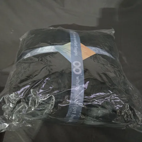 SEALED OODIE OVERSIZED HOODED BLANKET - BLACK