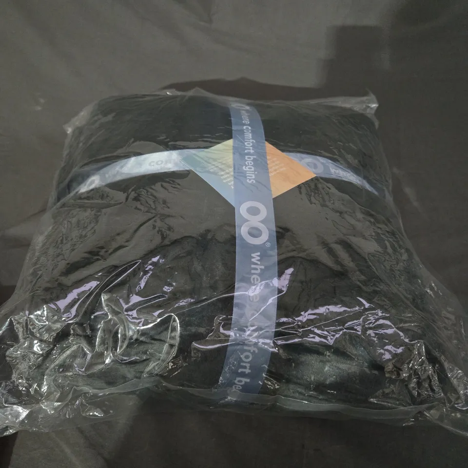 SEALED OODIE OVERSIZED HOODED BLANKET - BLACK