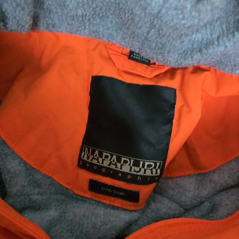 NAPAPIJRI GEOGRAPHIC ORANGE KIDS' HOODED JACKET – SIZE 16/170