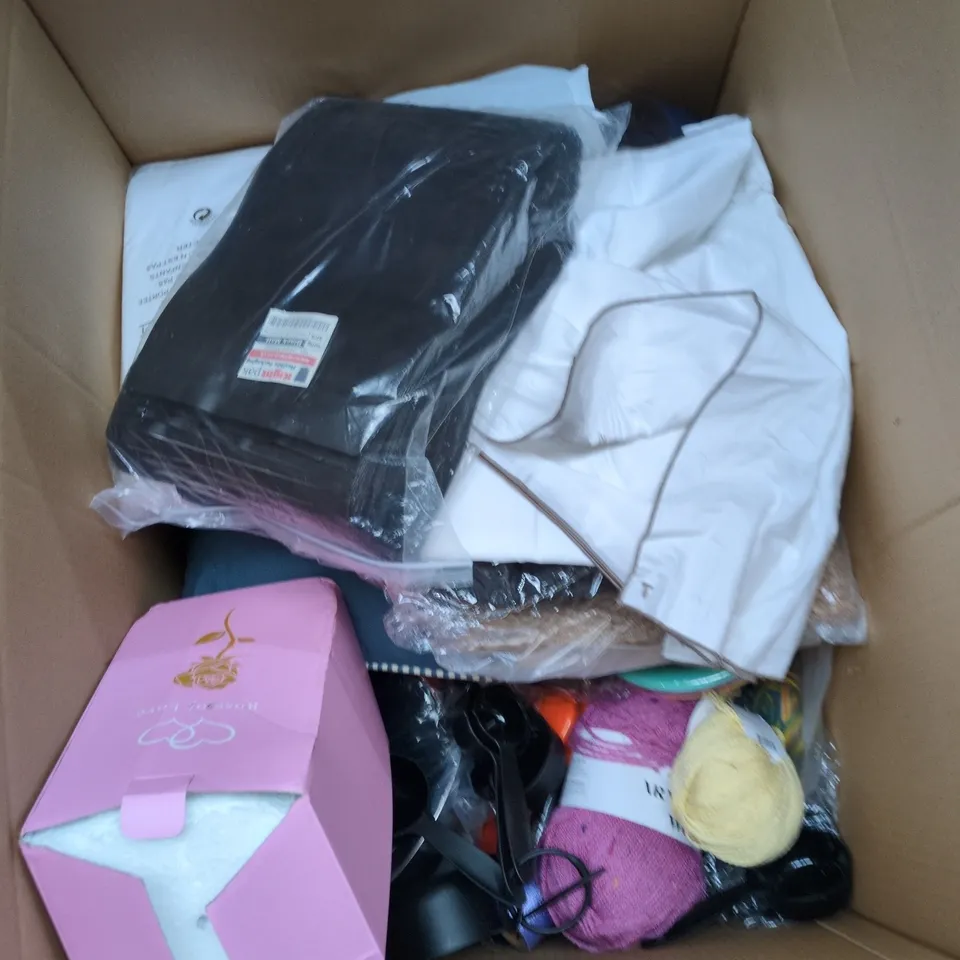 BOX OF APPROXIMATELY 20 ASSORTED ITEMS TO INCLUDE BIRDHOUSE, AIR FRYER LINERS, PAPER STRAW PACK, ROUTER ETC