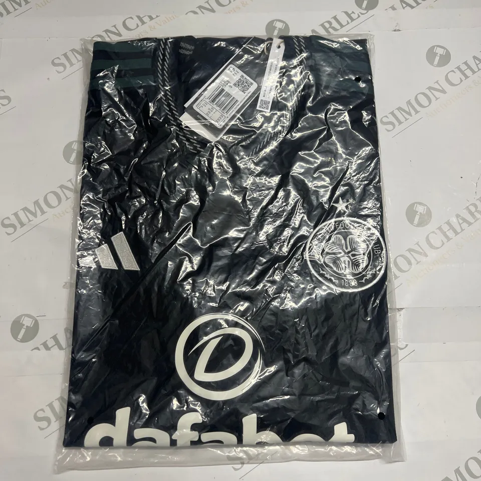 ADIDAS BAGGED CELTIC FC TOP IN BLACK SIZE 2XL