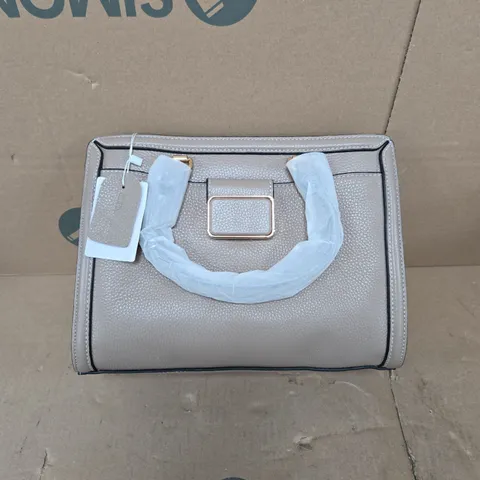 GREY PEBBLE-TEXTURED HANDBAG WITH GOLD-TONE BUCKLE 