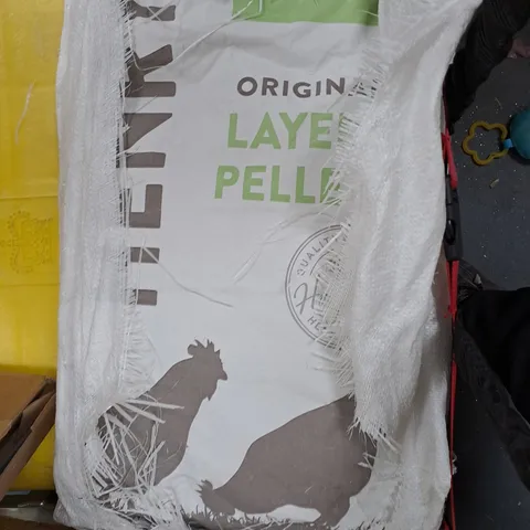 LARGE BAG OF HENRY'S POULTRY FEEDS ORIGINAL LAYERS PELLETS 