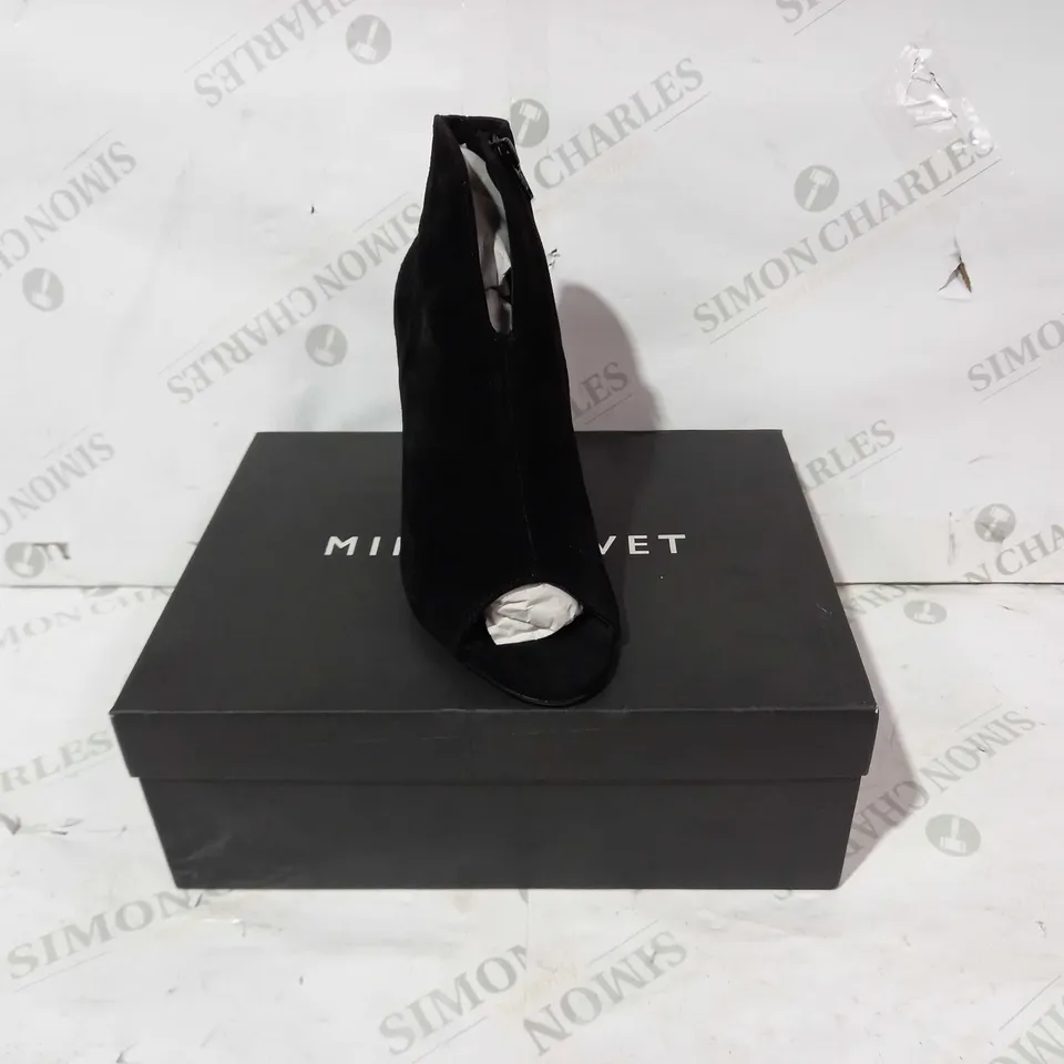 BOXED PAIR OF MINT VELVET QUINN BLACK SUEDE ANKLE BOOTS EU SIZE 40