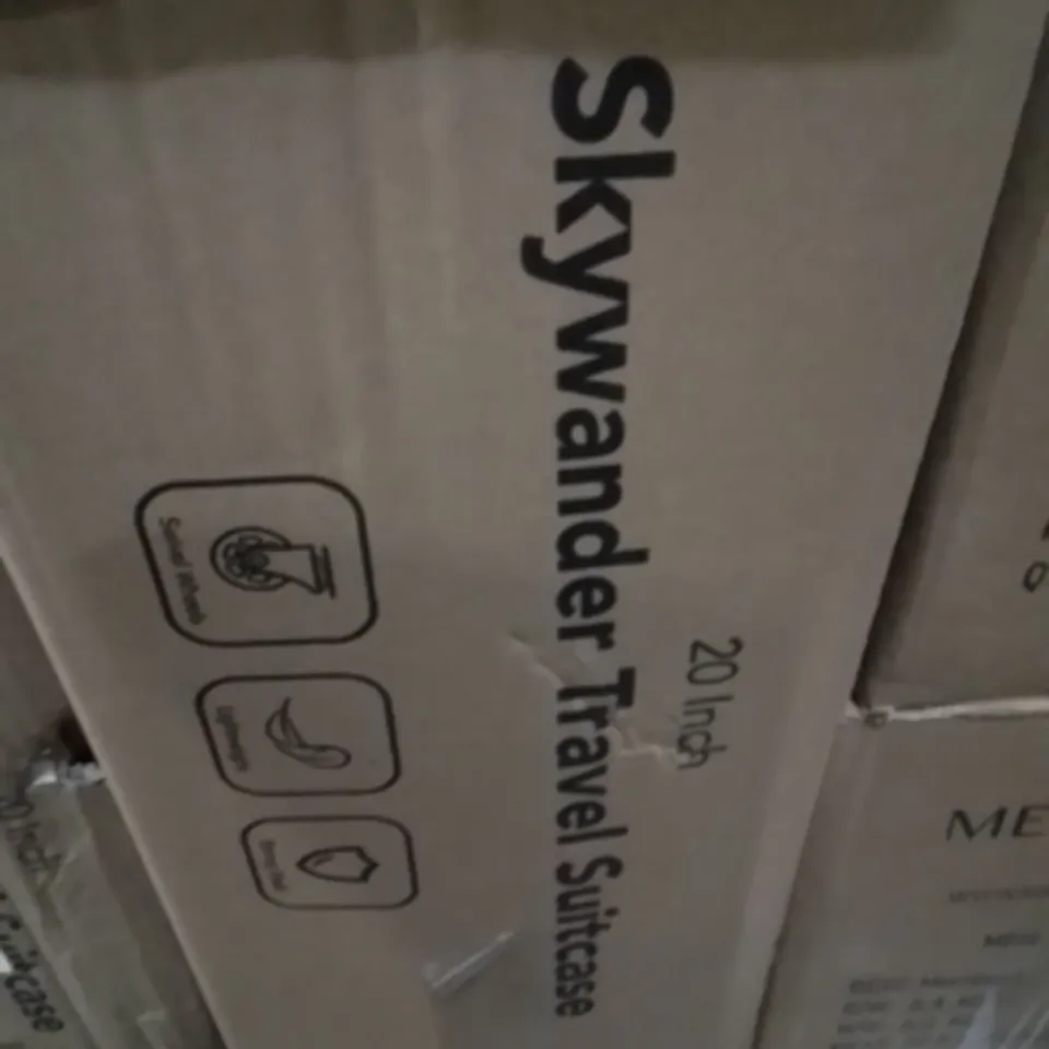 BOXED 20INCH SKYWANDER TRAVEL SUITCASE