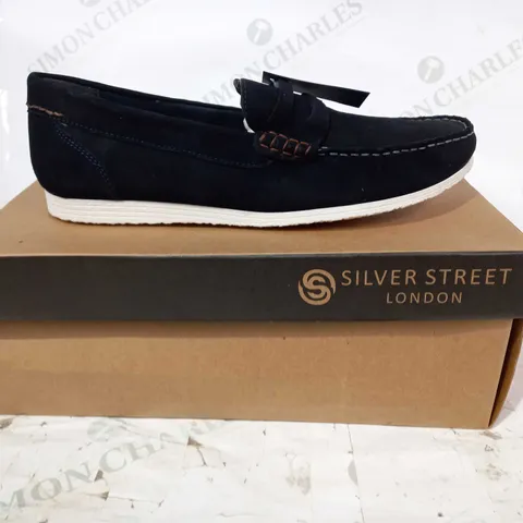 BOXED PAIR OF SILVER STREET STANHOPE SUEDE LOAFERS IN NAVY UK SIZE 9