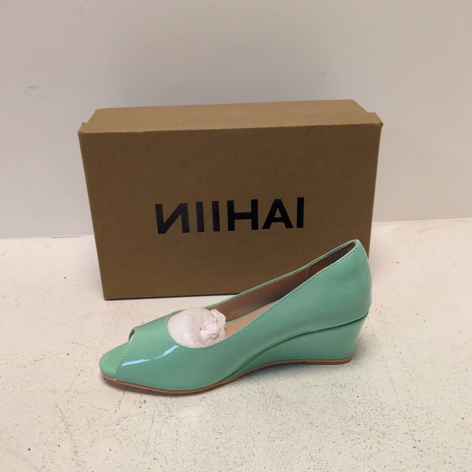 NIHAI GREEN PATENT LEATHER PEEP-TOE WEDGE SHOES – UK 4.5 (EU 37)