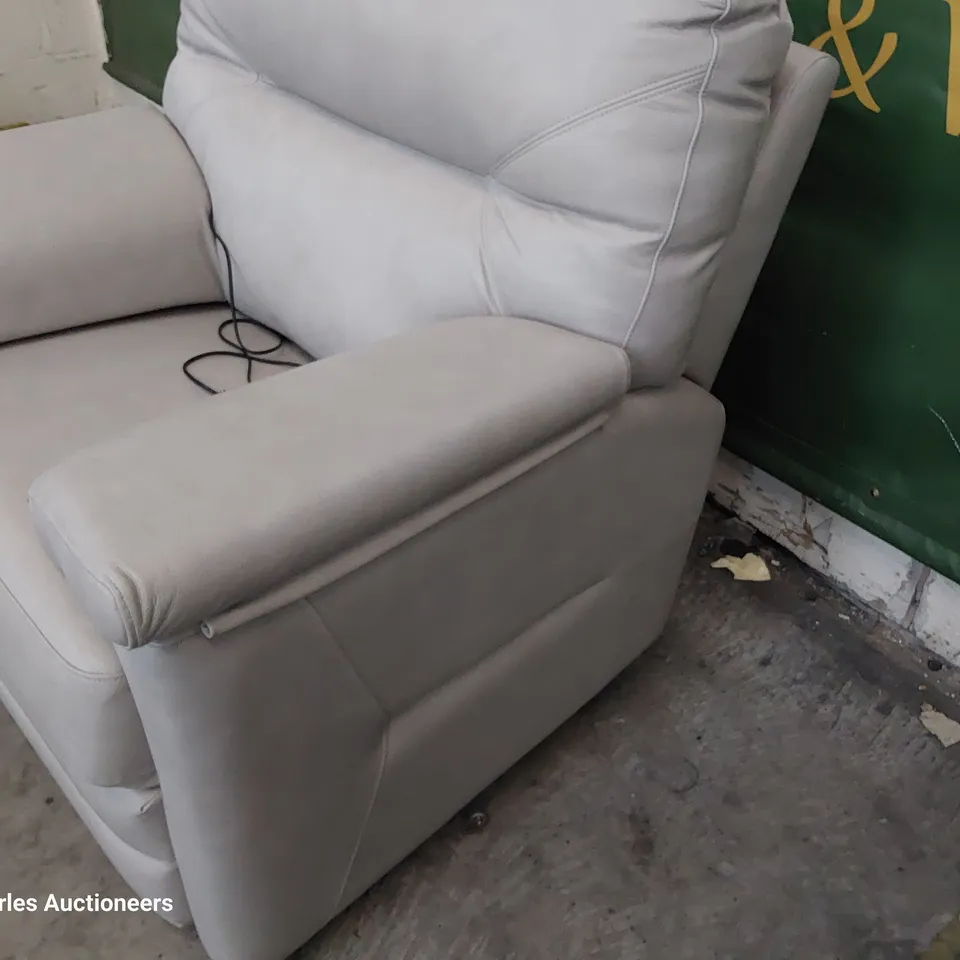 QUALITY BRITISH DESIGNER G PLAN SHALBOURNE POWER RECLINING EASY CHAIR REGENT DOVE LEATHER 