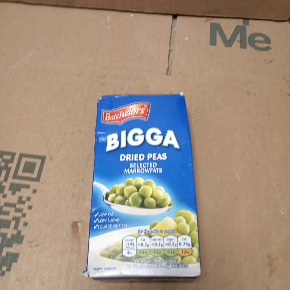 APPROXIMATELY 16 ASSORTED FOOD ITEMS INCLUDING NESCAFE AZERA COFFEE AND BIGGA DRIED PEAS 
