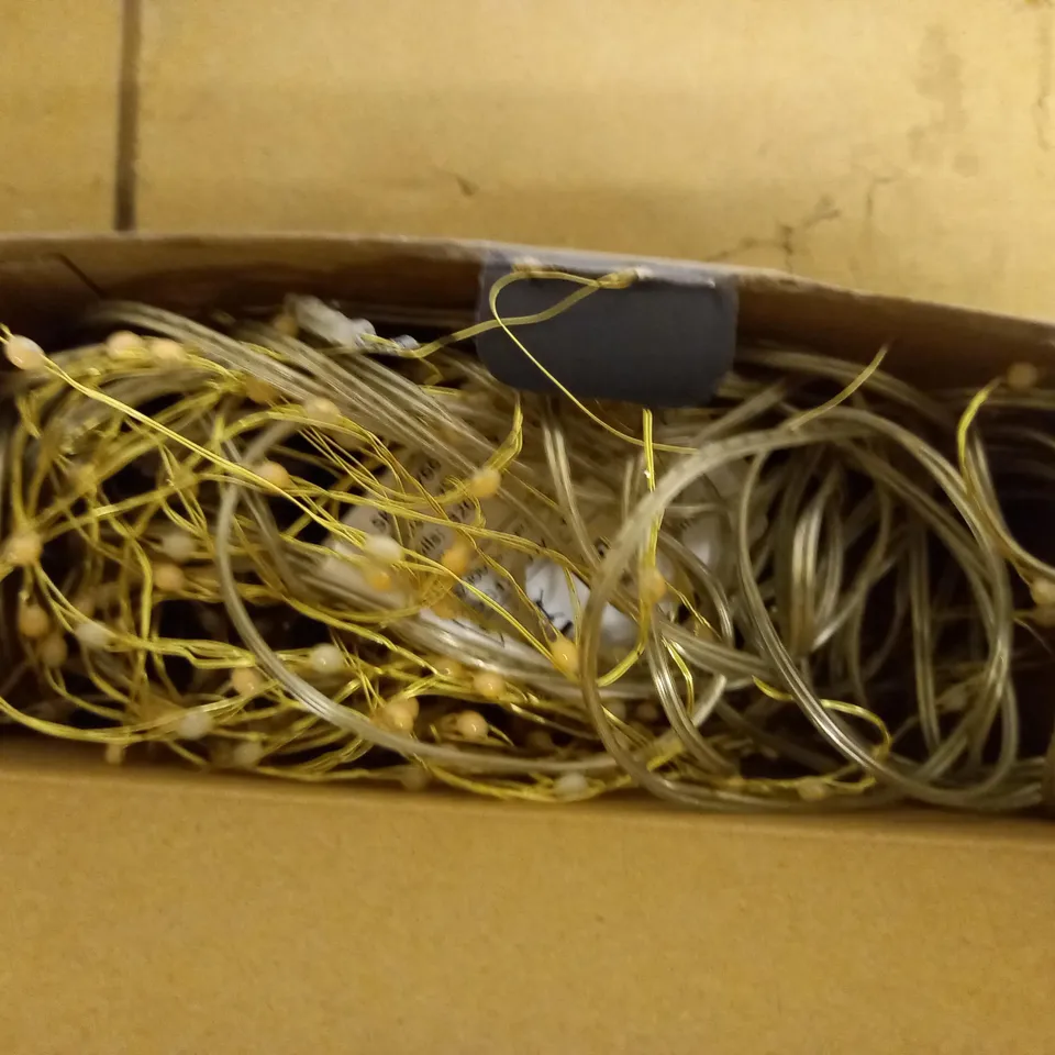 INDOOR AND OUTDOOR WIRE LIGHTS WITH TIMER 320 WARM WHITE LEDS