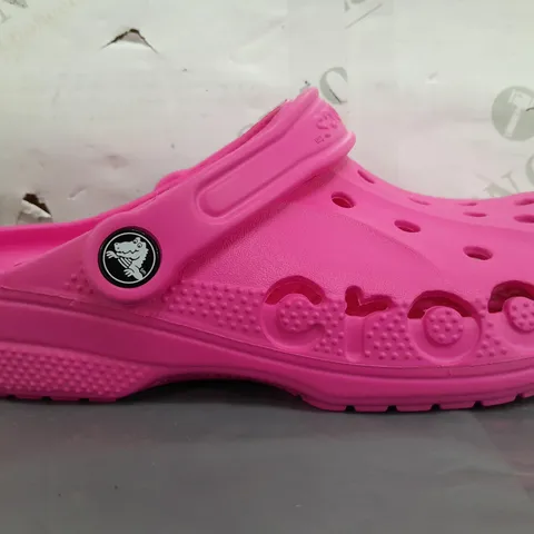 PAIR OF CROCS BAYA CLOGS IN PINK UK SIZE M3/W4