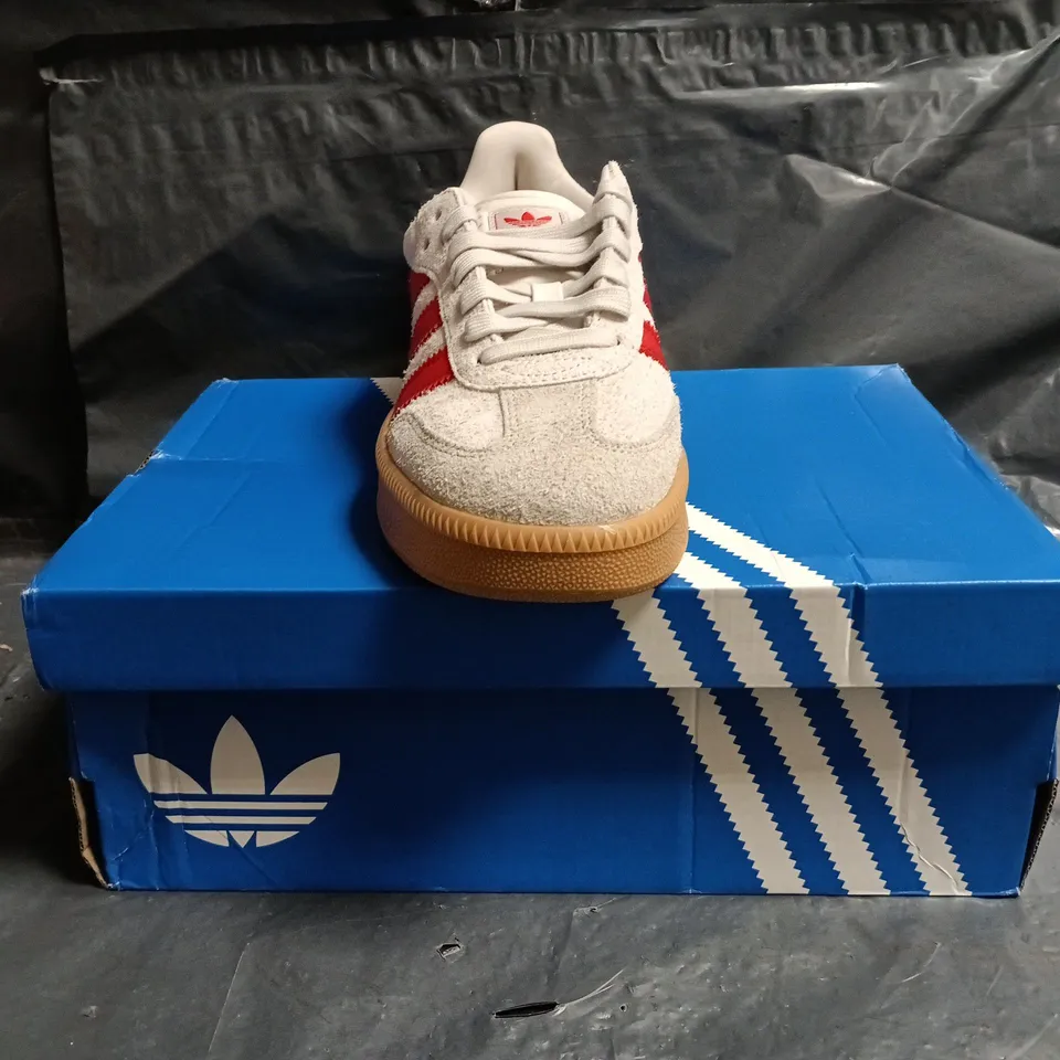BOXED PAIR OF SAMBA XLG TRAINERS IN GREY/RED SIZE UK 7.5
