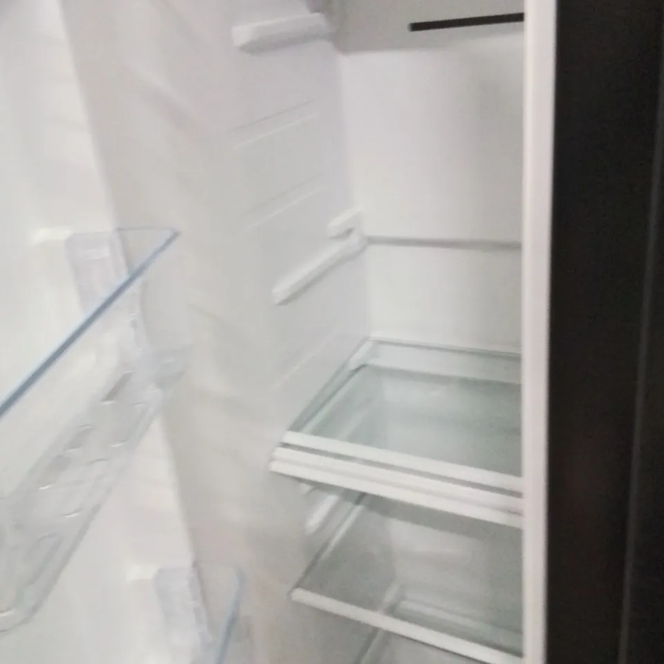 FRIDGEMASTER AMERICAN STYLE FRIDGE FREEZER IN BLACK WITH WATER DISPENSER 