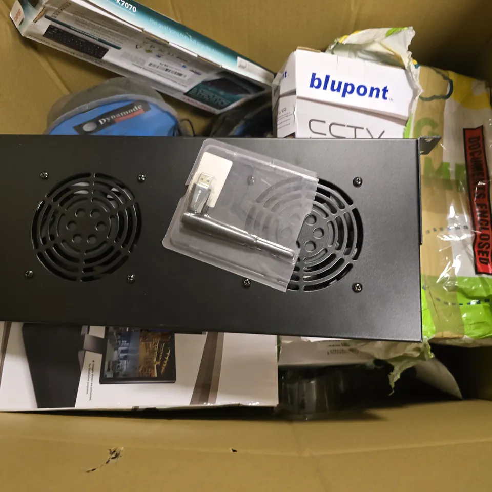 BOX OF APPROXIMATELY 12 ASSORTED ITEMS TO INCLUDE - BLUPONT CCTV H.265 DVR , COMPOINT KEYBOARD ETC