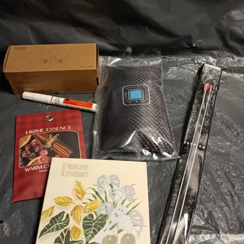 APPROXIMATELY 15 ASSORTED HOUSEHOLD ITEMS TO INCLUDE EDGE PEN, NIGHT LIGHT, NOTE CARDS ETC 