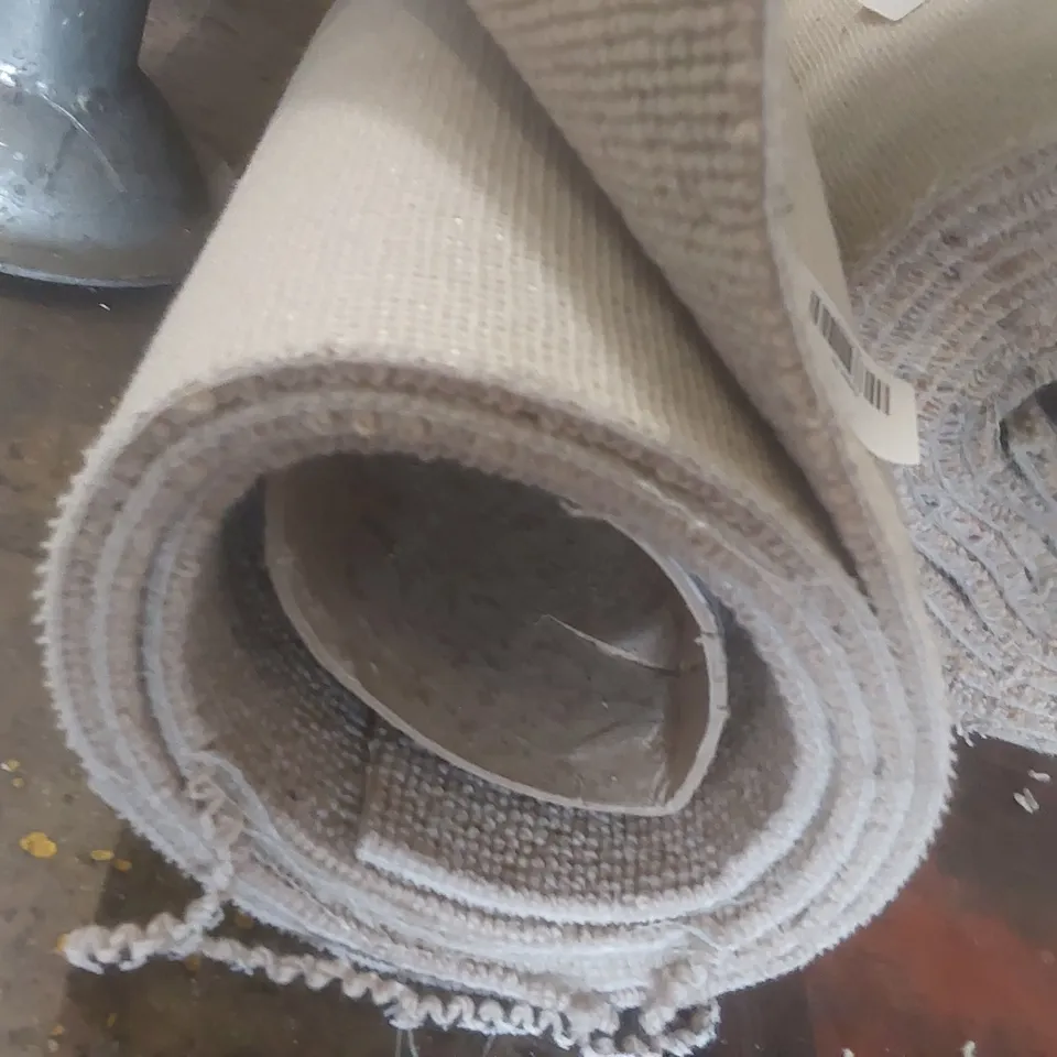 ROLL OF QUALITY LANDMARK ABBEY KELSO CARPET - APPROXIMATELY 4 x 2.14m