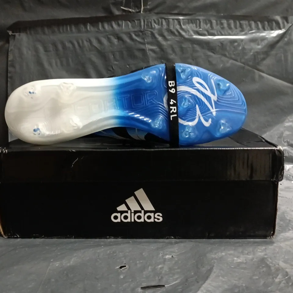 BOXED PAIR OF ADIDAS PREDATOR FOOTBALL BOOTS IN BLACK/BLUE/WHITE SIZE UK 8