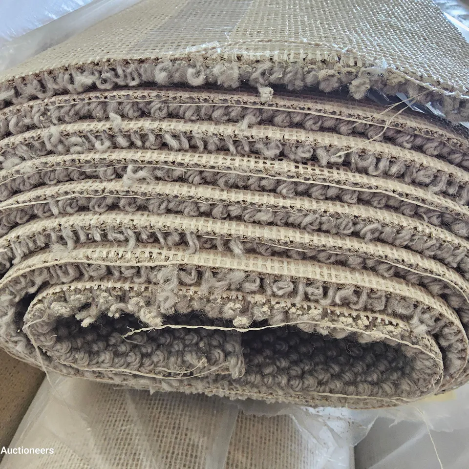 ROLL OF QUALITY HABBERLEY CLASSIC MOONSHADOW CARPET APPROXIMATELY 5M × 3.6M
