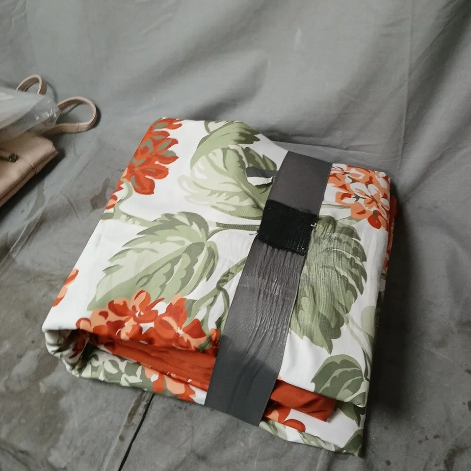 BOX OF APPROXIMATELY 10 ASSORTED ITEMS INCLUDING CROSSBODY BAG , VACUUM BAG SET AND FITTED SHEETS 