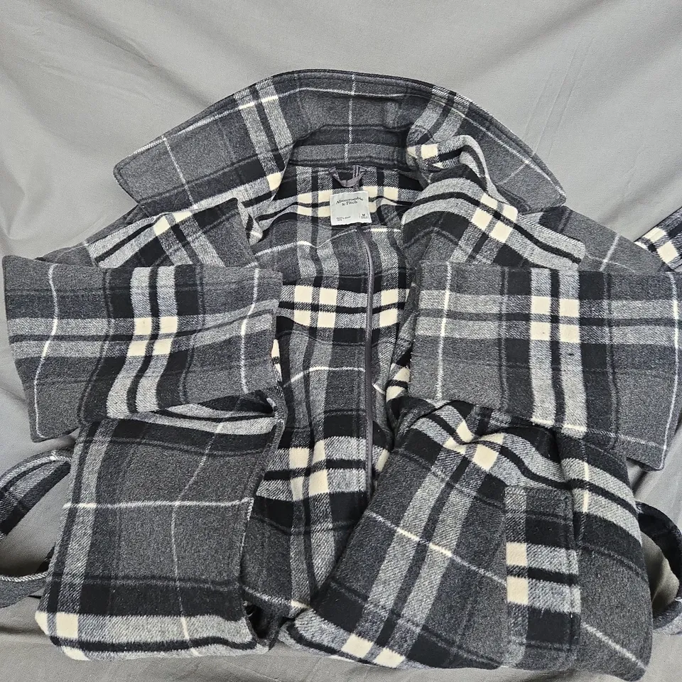 ABERCROMBIE & FITCH MEDIUM CHECKERED LONG COAT 