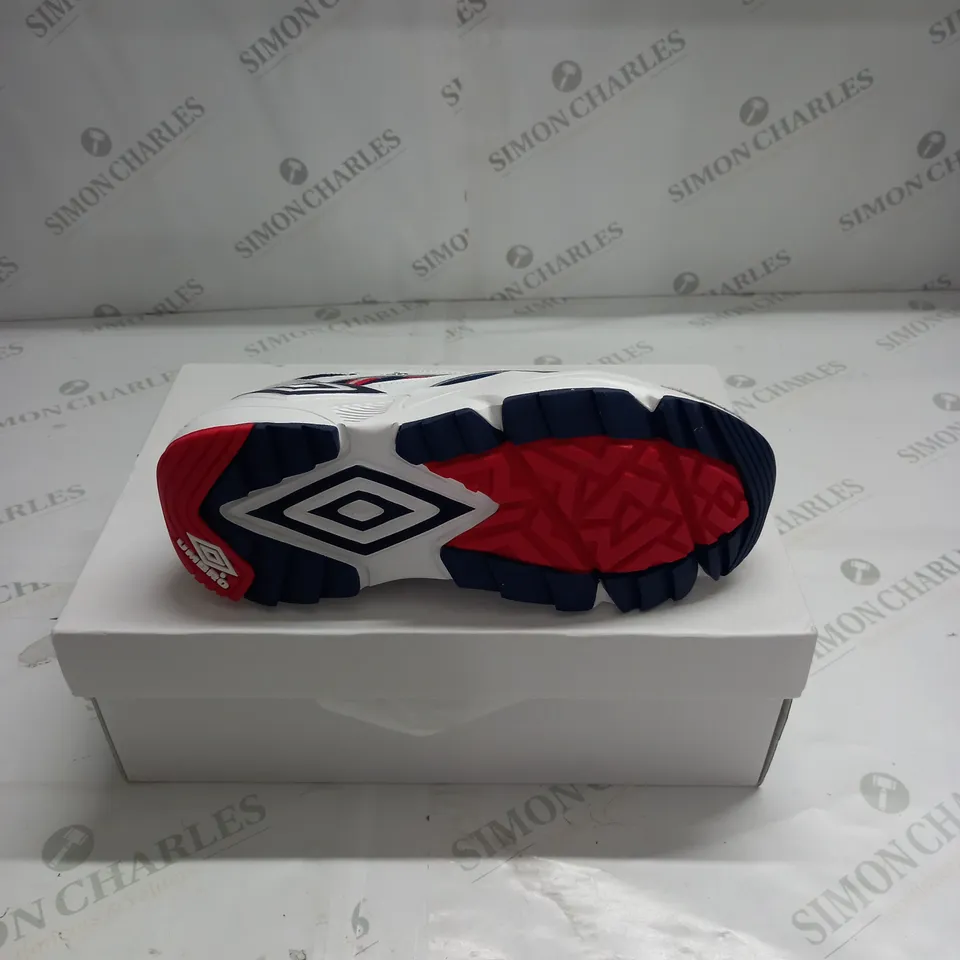 BOXED UMBRO NEPTUNE WOMENS TRAINERS SIZE 7