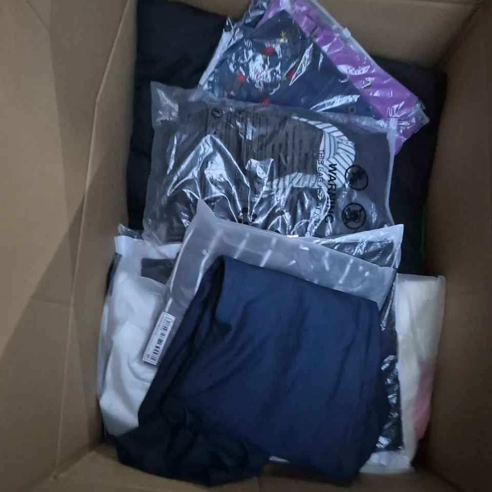 APPROXIMATELY 25 ASSORTED CLOTHING AND FASHION PRODUCTS IN VARIOUS STYLES AND SIZES - COLLECTION ONLY