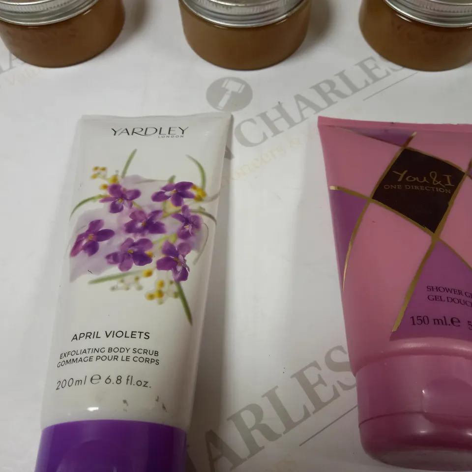 LOT OF APPROX 8 ASSORTED BEAUTY/HAIR PRODUCTS TO INCLUDE: YARLEY, WOODY'S, CLYNOL