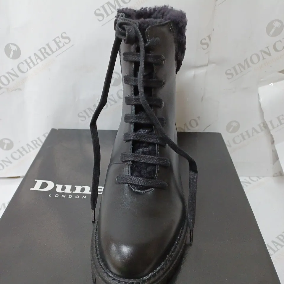 BOXED DUNE LONDON PERCH LACE UP BOOTS, BLACK - SIZE 7