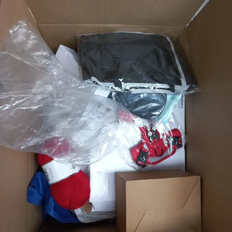 BOX OF APPROXIMATELY 20 ASSORTED ITEMS TO INCLUDE: VERY COLLECTION SKIRT 