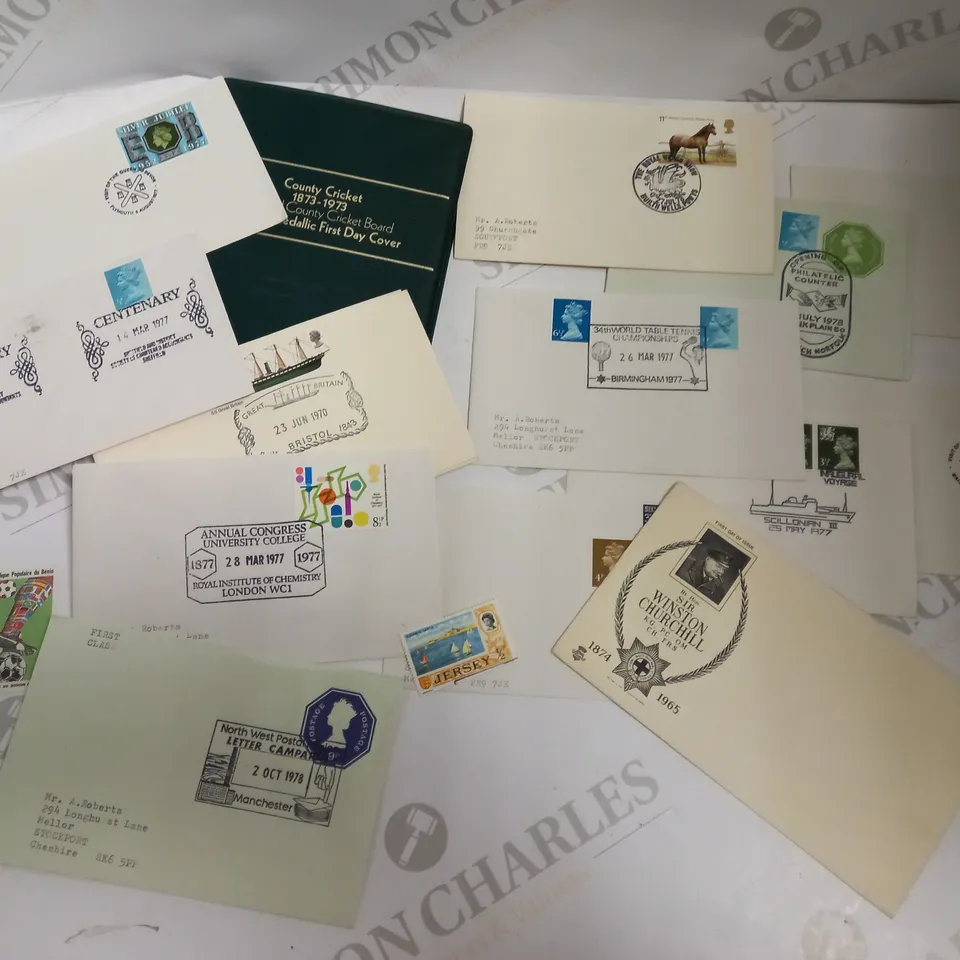 BOX OF APPROX 50 ASSORTED COLLECTABLE STAMPS IN VARIOUS CONDITIONS