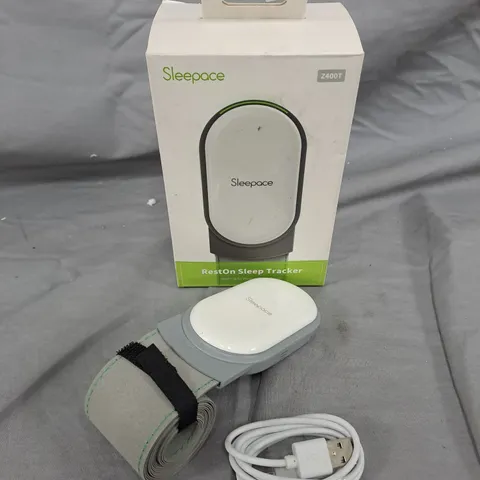 SLEEPACE RESTON SLEEP TRACKER WITH STRAP AND USB CABLE
