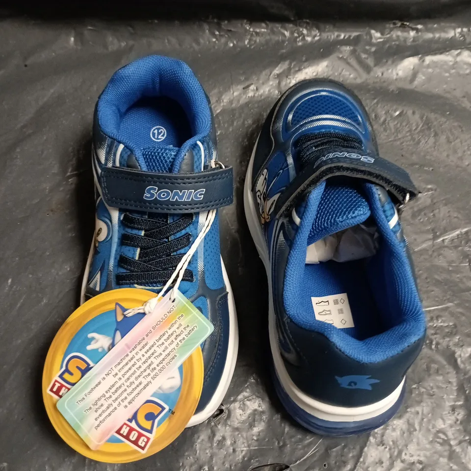 KIDS SONIC THE HEDGEHOG LIGHT UP TRAINERS - 12