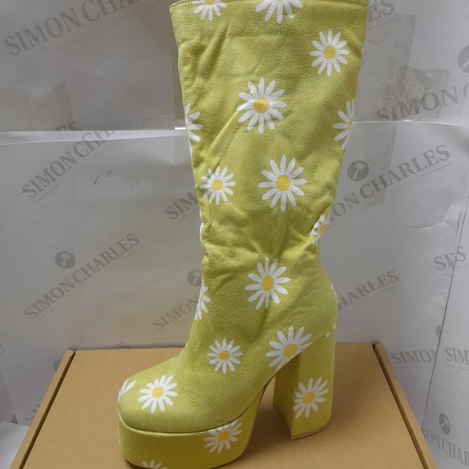 KOI CRAZY DAISY GREEN PLATFORM LONG HEELED BOOTS - SIZE 6