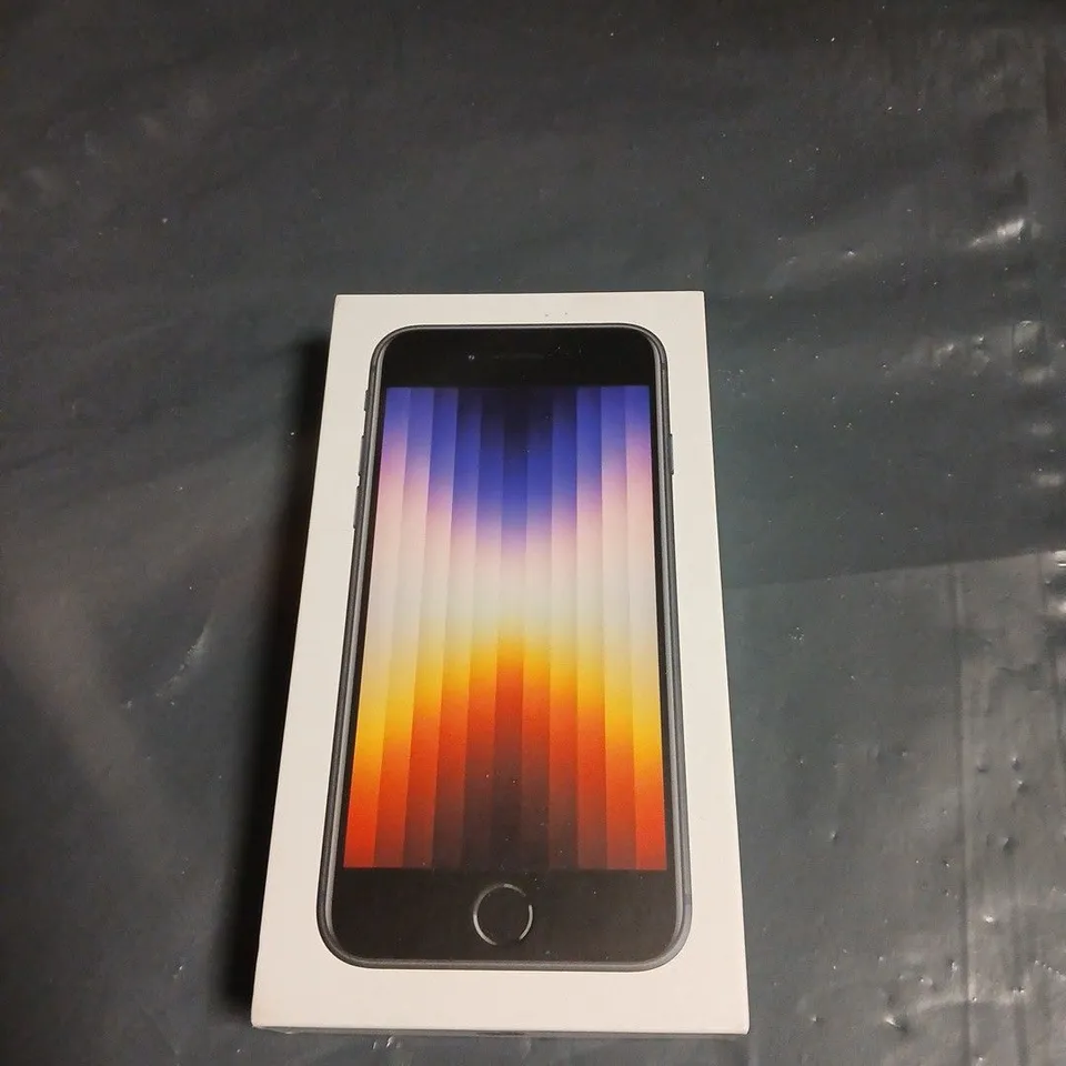 APPLE IPHONE SE BLACK SMARTPHONE – BOXED