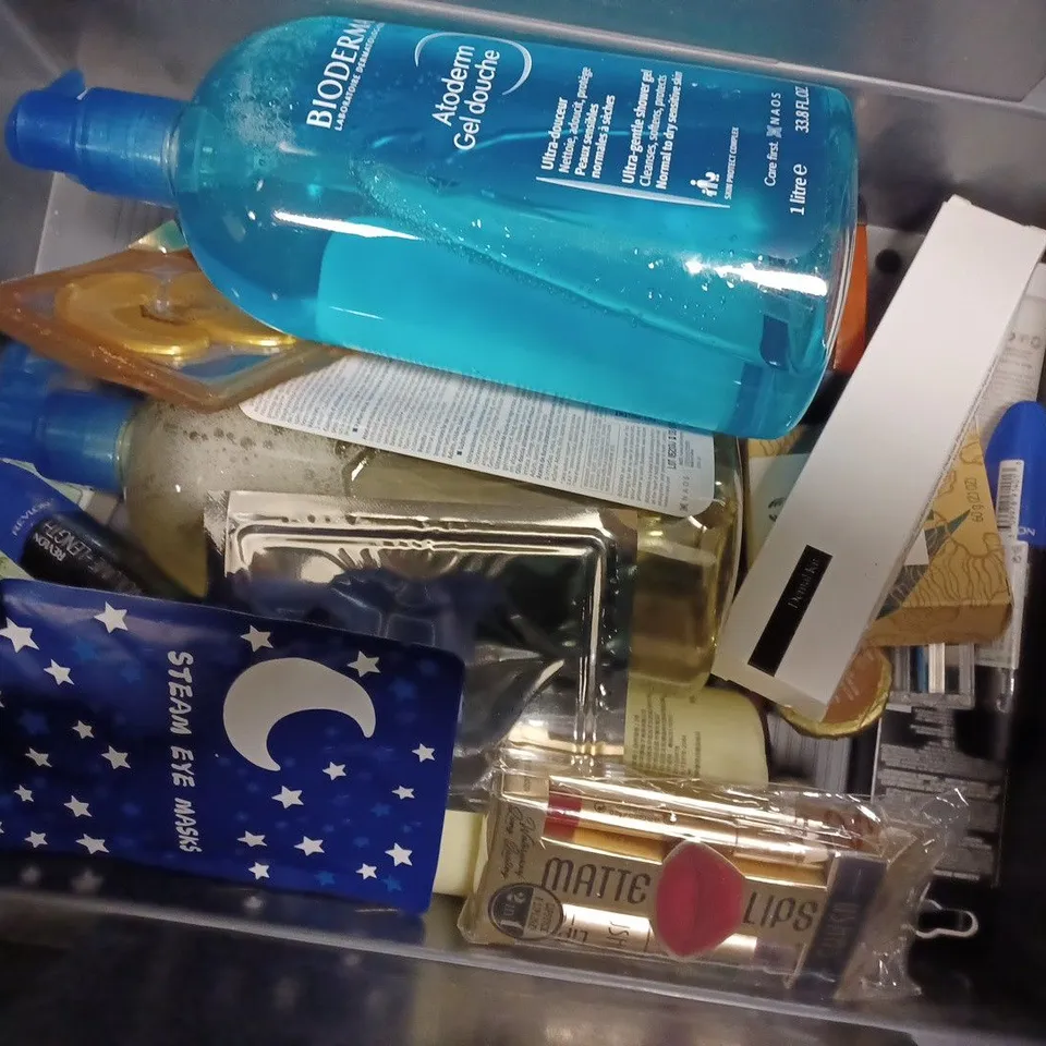 APPROXIMATELY 20 ASSORTED ITEMS TO INCLUDE BIODERMA ULTRA-GENTLE SHOWER GEL, BIODERMA CLEANSING OIL, LOREAL MEN EXPERT HYDRA ENERGETIC WAKE UP EFFECT TAURINE SHOWER GEL