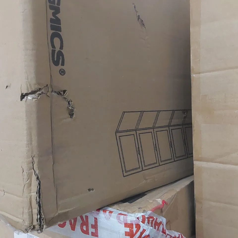 PALLET OF ASSORTED ITEMS INCLUDING: OFFICE CHAIR, PATIO UMBRELLA, CHEST OF DRAWERS ECT