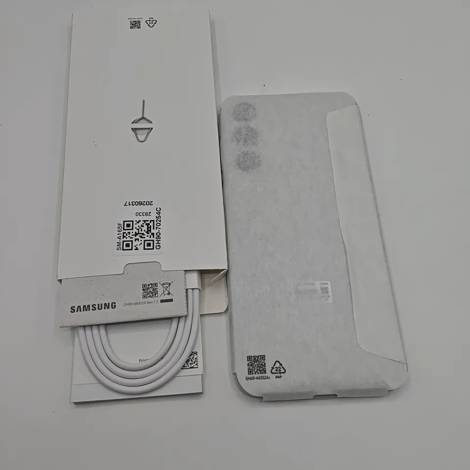 BOXED SAMSUNG GALAXY A16 4/128GB IN LIGHT GREEN - SM-A165F