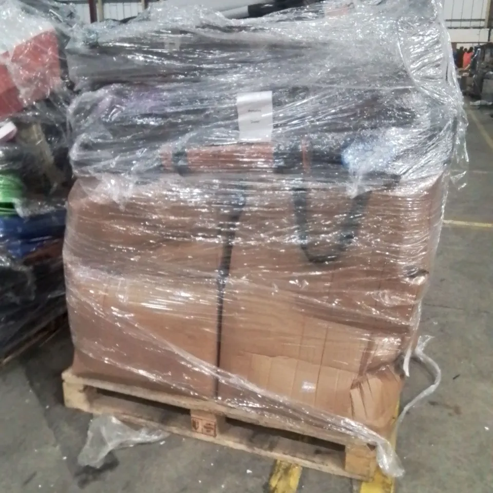 PALLET OF ASSORTED HOUSEHOLD GOODS AND PRODUCTS TO INCLUDE;SUN LOUNGER,DUMBBELLS,DEHUMIDIFIER,SUITCASE 