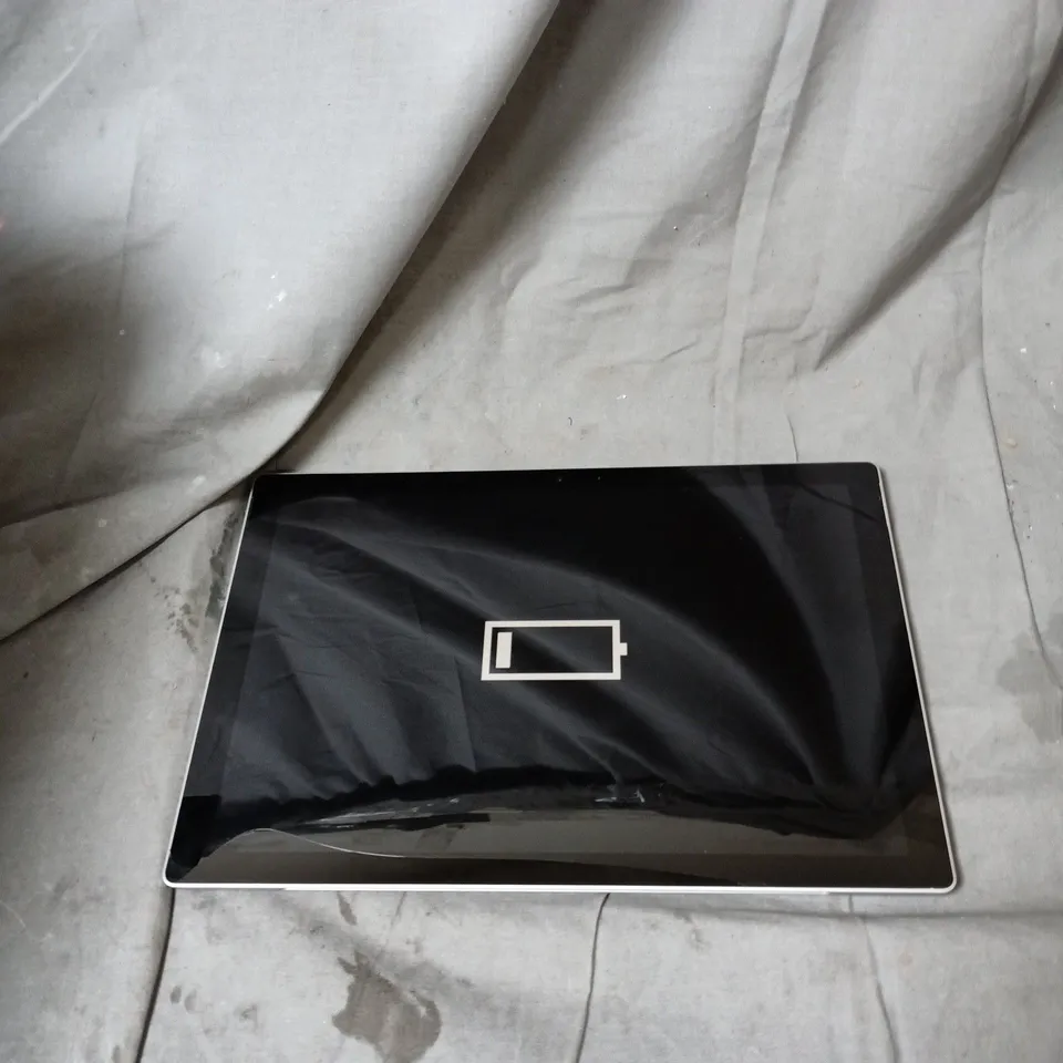 MICROSOFT SURFACE PRO 5 TABLET – I5-7300U, 8GB RAM, 256GB SSD, 12.3" DISPLAY (NO KEYBOARD) - CRACKED SCREEN