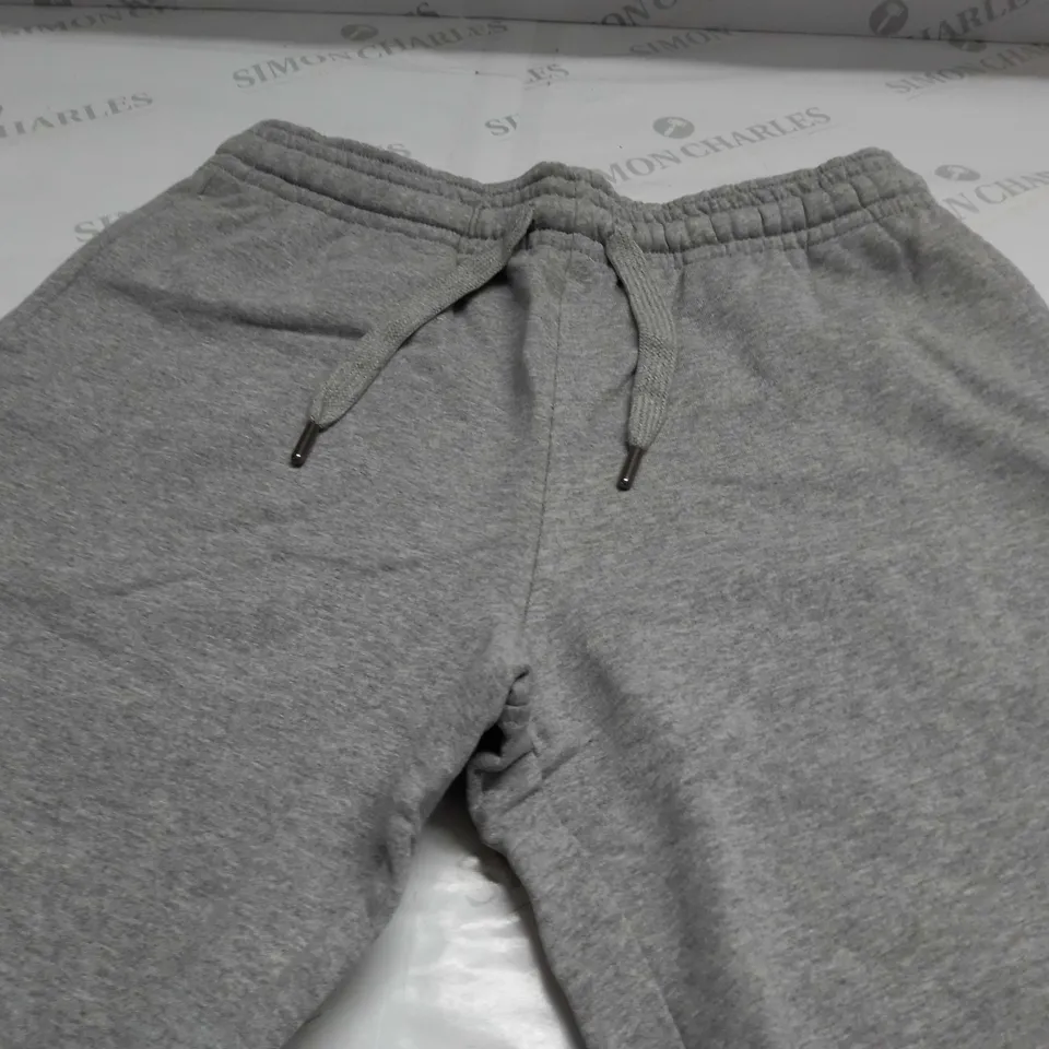 DICKIES CHAMPION SHORTS IN GREY - MEDIUM