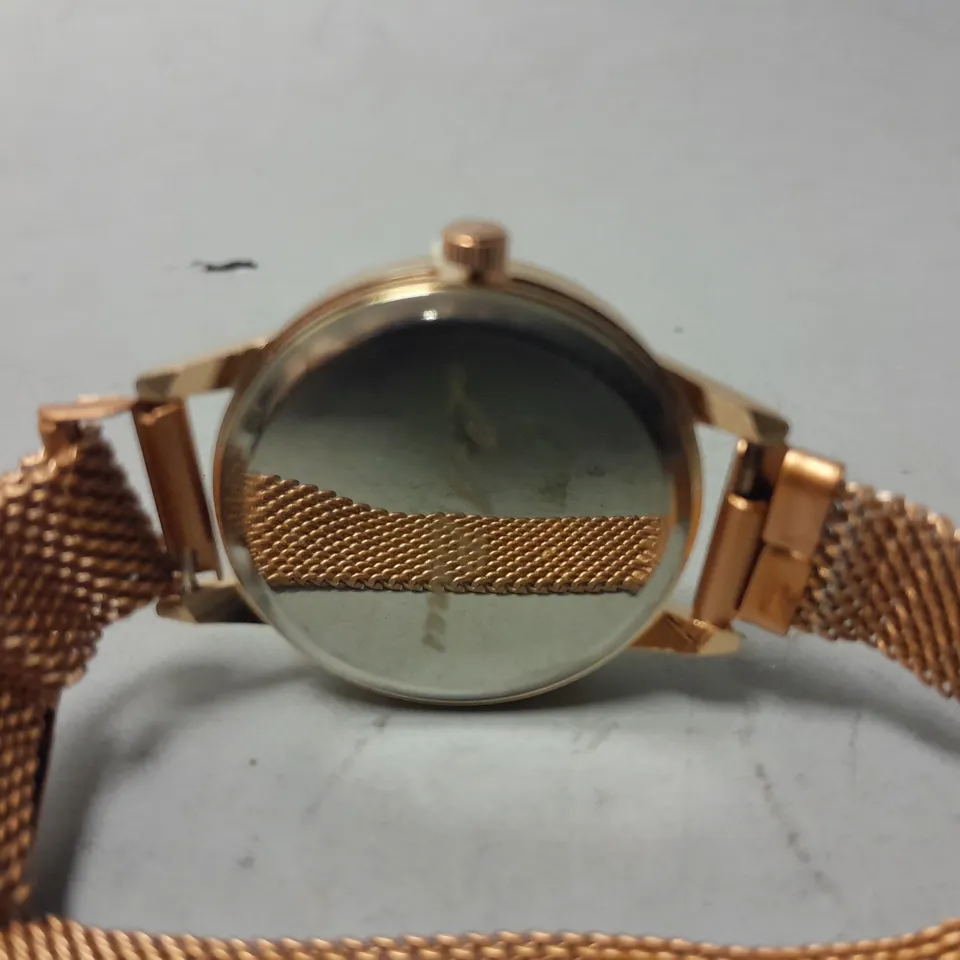 LADIES LA BANUS WATCH – CHAIN LINK METAL STRAP – MAGNETIC CLASP – GIFT BOX